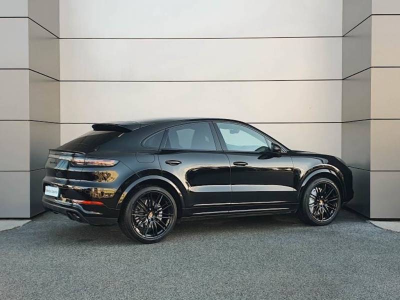 Louer notre Porsche cayenne turbo coupé à Cannes